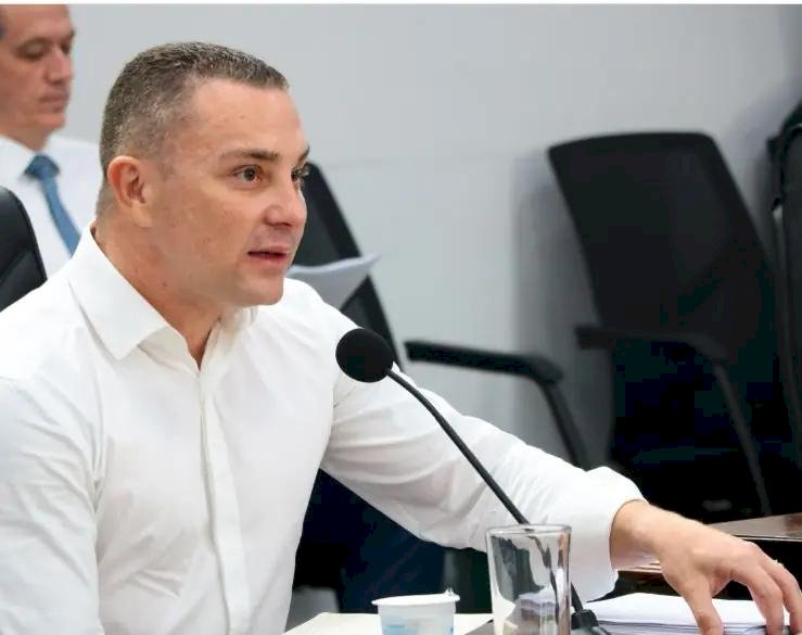 Fora do governo, Bottas vira alvo de ação de improbidade administrativa