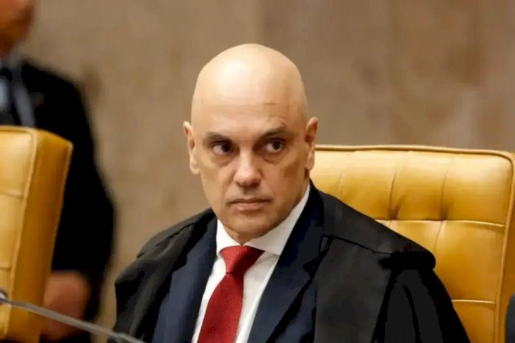 Moraes suspende visitas de Flávio a Bolsonaro na prisão domiciliar