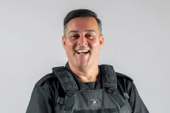 'Vigilante Vini' leva comédia ao Plaza Shopping