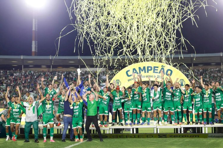 Mirassol 'entrega' faixa de campeão da Série D ao Uberlândia em amistoso