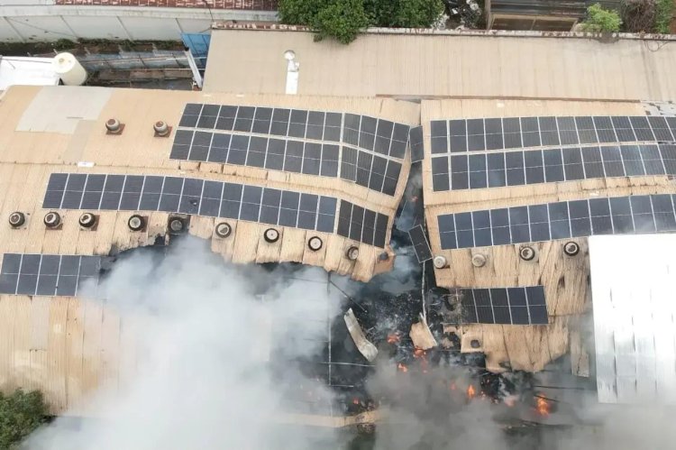 Bombeiros combatem grande incêndio em indústria de Catanduva