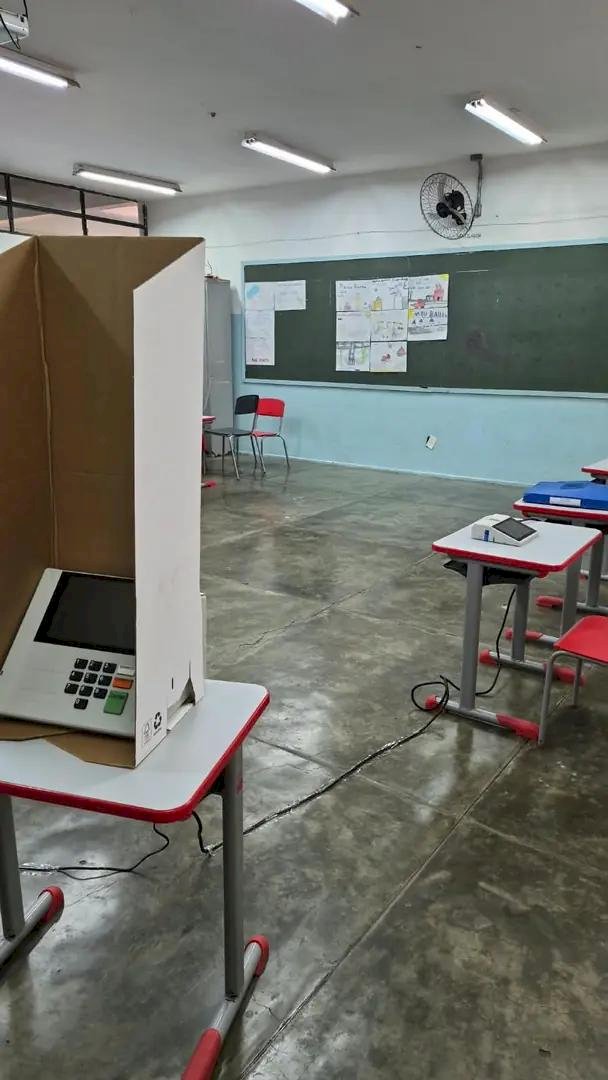 Flávio Bolsonaro recebeu mais votos em 124 locais de Rio Preto; Lula, em um