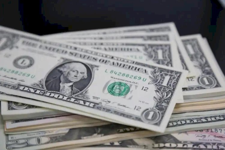 Bolsa brasileira aciona circuit breaker pela primeira vez desde a pandemia e dólar sobe 12%